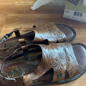 Born pinta sandals